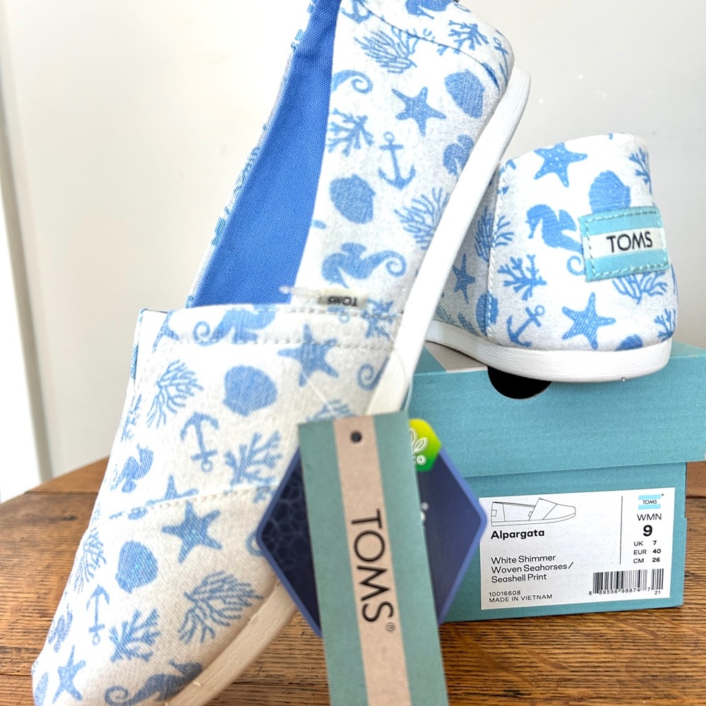 Toms canvas Alpargata White Shimmer Seahorses Seashell NWT Women 9